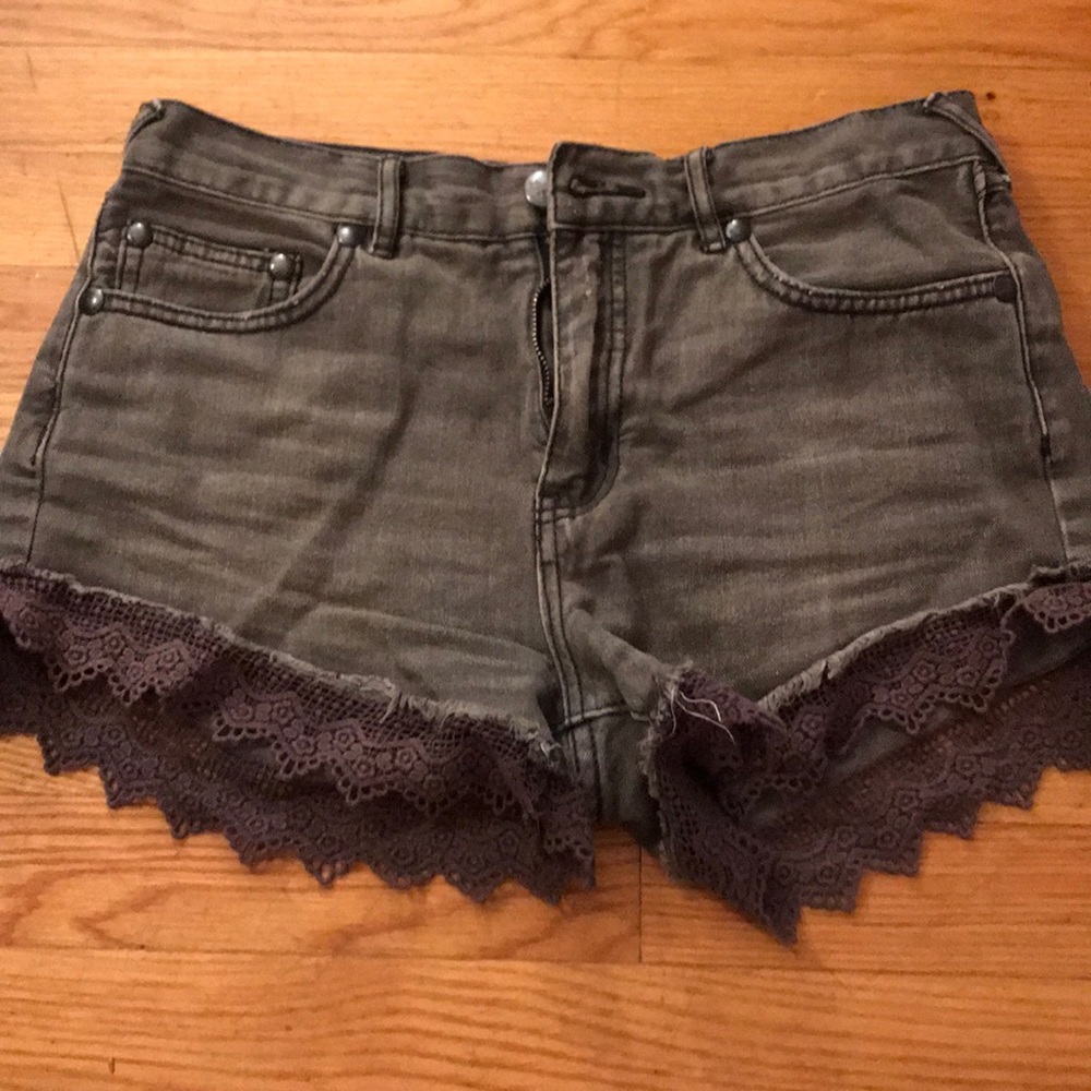 Size 26 Free People Embroidered Fringe Shorts